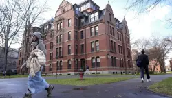 للتضييق عليها.. إدارة ترامب تطلب إلغاء عقود اتحادية مع جامعة هارفارد