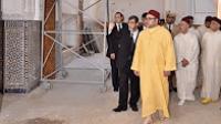الملك يتفقّد مسجدا يُرَمم بالدار البيضاء