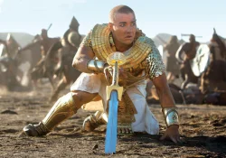 مقتطفات من فيلم اكسودوس الذي يجسد حياة سيدنا موسى ..وهذه اسباب المنع