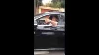 مشجع ودادي يحرج بودريقة أمام زوجته وسط شوارع البيضاء : سي بودريقة الأرانب هربو