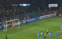 دورتموند يسقط نابولي و يبقي على حظوظه في التأهل (فيديو)