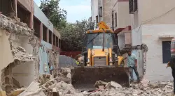 سلطات الحي المحمدي تهدم واجهات منازل استولت على الأملاك العمومية لسنوات