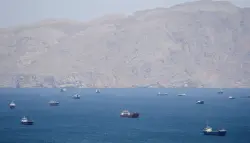 بحارة عالقون في هرمز.. مؤن تنفد وانتظار بلا نهاية