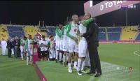 بالفيديو..لحظة تتويج الرجاء بكأس السوبر الافريقي
