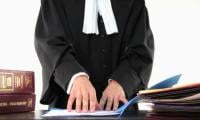 هل تحذو وزارة العدل حذو قطاع التربية الوطنية في تسقيف سن الولوج إلى مهنة المحاماة؟