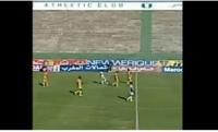 اللقطة المثيرة للجدل .. هل لعب الراقي الخطأ مرتين؟!