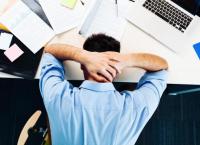 أصدقاؤك على الفيسبوك.. سبب توترك!
