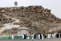 ضيوف الرحمان يتوافدون إلى صعيد عرفة لتأدية الركن الأعظم