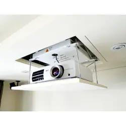 خطة محكمة من الأمن للإطاحة بعصابة قاصرين سرقت أكثر من 20 "داتا شو" من مدارس الدار البيضاء