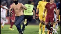 تعدي "وحشي" من منتخب صربيا وجماهيره على لاعبي ألبانيا