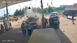 انفجار مفاجئ لخزان سيارة أثناء التزود بالوقود في الهند.. فيديو يوثق اللحظة