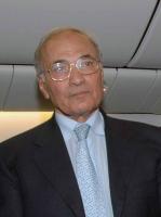 رئيس الوزراء المصري: يجب ايجاد مخرج كريم لمبارك واعتذر عن الاحداث وسنحاسب المسؤولين عن العنف 