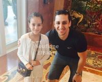 شاب مغربي يلتقط صورة مع الأميرة الصغيرة ويكشف ما دار بينه وبين الملك ولالة خديجة