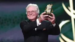 خلال تكريمه بمراكش، حسين فهمي يشكر الملك محمد السادس