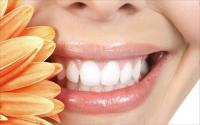 احصلي على ابتسامة ناصعة البياض بأسهل الطرق