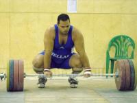الأوزان الخفيفة أفضل من الثقيلة في بناء عضلات الجسم 