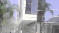 شاهد لحظة إندلاع حريق بمركز تجاري ''zara''