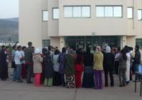 موظفو الحي الجامعي يقاطعون العمل ويطالبون بتوفير الأمن وحمايتهم من الاعتداءات