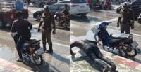 ضابط مرور يعاقب سائقا مخالفا بتمرينات ضغط بدل الغرامة (فيديو)