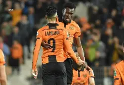 نهضة بركان يتأهل لنصف نهائي كأس "الكاف" للعام الثاني تواليًا بعد تجاوزه عقبة أسيك ميموزا