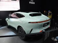 شركة هواوي للهواتف تستعرض سيارتها الكهربائية المذهلة