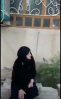 ابن عاق يطرد والدته المسنة من منزله (فيديو)