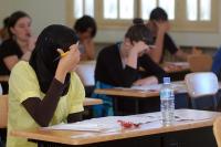 آباء غاضبون بعد الارتباك الكبير في تدريس المواد العلمية بالفرنسية