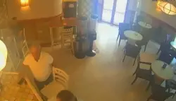 بالفيديو.. رجل يشعل النار في مقهى بإسبانيا بعد نفاد المايونيز