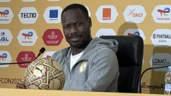 مدرب السنغال ثياو يرد بسخرية على "حركة" حسام حسن