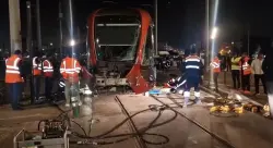 اصطدام عنيف بين طرامواي وشاحنة من الحجم الكبير بعين السبع يعطل حركة السير