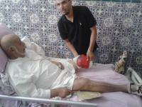 فيديو مؤثر : منح رجل إصطناعية للفنان عبدالجبار لوزير بمبادرة من وزير الصحة
