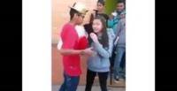 بالفيديو.. طالب ثانوى يثير ضجة بطلب الارتباط بزميلته وسط المدرسة
