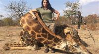أمريكية تصطاد حيوانات برية وتنشر صورها على فيس بوك