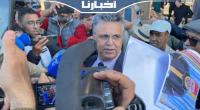 أم يوسف تحرج وزير العدل وهبي وسط مقبرة الشهداء وتطالبه بالتدخل