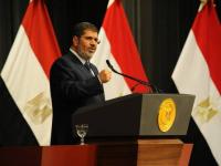 مصادر: التحفظ على محمد مرسي وهشام قنديل في أحد مقار الحرس الجمهوري
