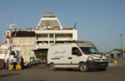 حجز 850 كيلوغراما من مخدر الشيرا بعرض ميناء طنجة المدينة