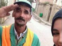 صورة اليوم : فتاة مغربية تلتقط صورة مع أبيها عامل النظافة و تكتب "فخورة بأبي"