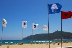 الداخلة .. شاطئ أم لبوير يحصل على "اللواء الأزرق" للسنة الثالثة عشرة على التوالي