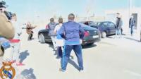 مودريتش كاد يصدم أحد معجبيه بسيارته الفاخرة