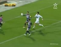 لمسة يد متهورة من قائد المغرب التطواني تكلفه 7.5 مليون سنتيم!