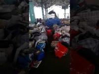بالفيديو: أصحاب نقل البضائع يشتكون من إجراءات التفتيش بمعبر الناظور وطنجة ويصرخون:" تايتكرفصو لينا الحوايج وبزاف 320 درهم فالباركينغ"
