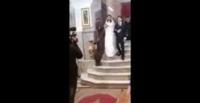بالفيديو.. لحظة سقوط عروس أثناء مراسم الزفاف بجوار عريسها