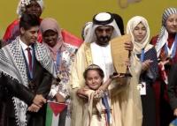 بالفيديو...طفلة مغربية تتفوق على تلاميذ العرب وتنتزع لقب "تحدي القراءة العربي" بالإمارات وتصبح مليونيرة