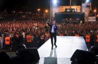 بالفيديو : " رشيد شو " يواصل تألقه و هذه المرة من خلال منصة مهرجان الضحك بمراكش