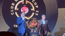 بحضور نجوم سابقين للوداد وآيت منا..لحظة إزالة الستار عن النسخة الأصلية لكأس العالم للأندية بالبيضاء