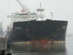 تدخل مغربي يُجنّب مضيق جبل طارق "كارثة نفطية" بسبب ناقلة مرتبطة بـ"الأسطول الشبح" الروسي