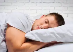 علامة على وسادتك في الصباح قد تدل على خطر السرطان