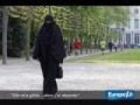 مسلمة ذكية في فرنسا تجد طريقة لحفاظ على النقاب 