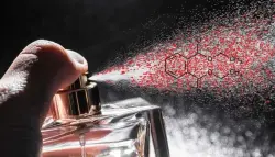 عطور شهيرة قد تؤثر على الهرمونات وتسبب تساقط الشعر وزيادة الوزن