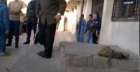 بالفيديو.. مدير مدرسة يقيم حفلة تعذيب لتلاميذه في طابور الصباح بالأردن